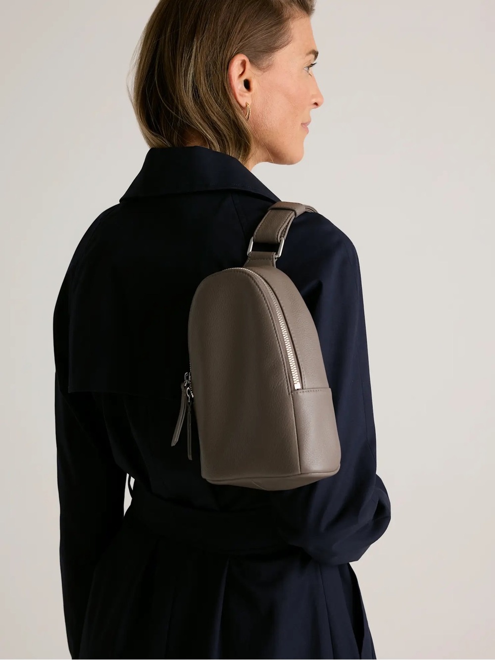 Quince Women’s Italian Leather Sling Pack in Mink